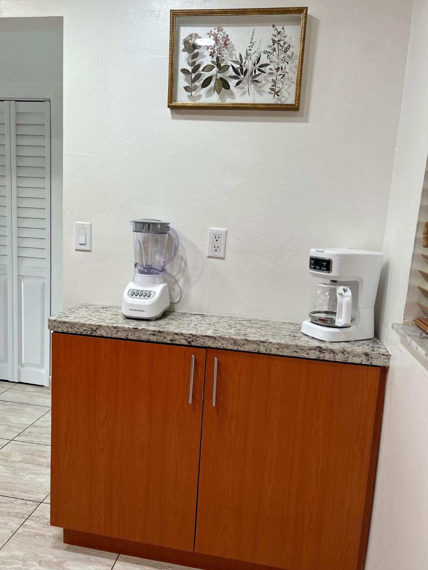 Beautiful Apartment With Very Elegant Colonial Decoration Tamiami Exterior foto